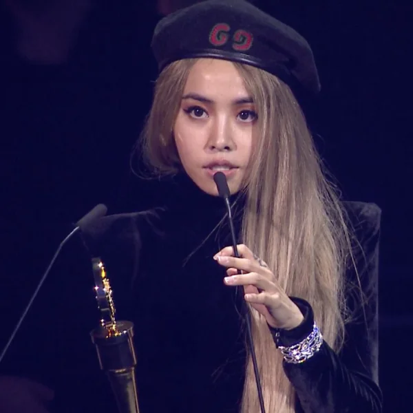 呸姐的感言又逼哭人！〈玫瑰少年〉勇奪最佳年度歌曲！蔡依林：「這首歌獻給他！」