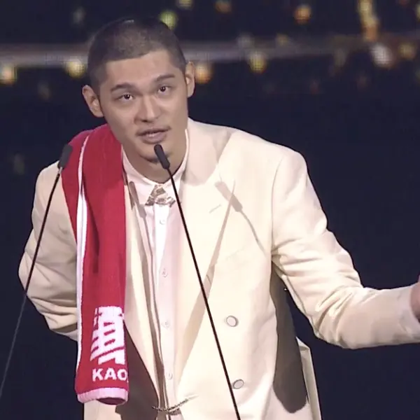 恭喜！Leo 王榮登歌王寶座：「最重要的是：我們愛寫什麼就能寫什麼！」