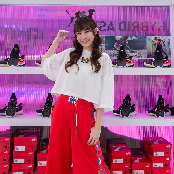 吳心緹、高爾宣 上腳PUMA  HYBRID 科技跑鞋對戰AR跑步機！