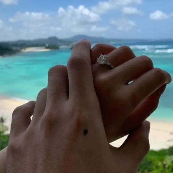 李榮浩懂挑！楊丞琳甜曬的「超閃求婚戒」我們幫你神出來了！背後寓意超浪漫、價格超天價～