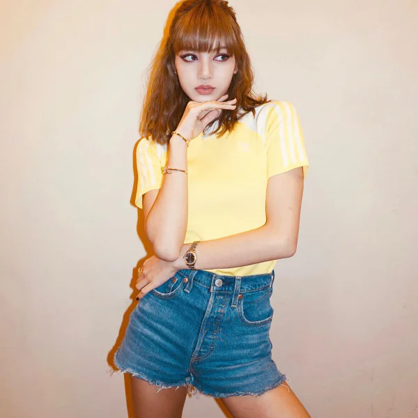 穿上美臀、逆天長腿通通有！梅根王妃、Gigi Hadid、Kendall 人手一件的丹寧褲就是它！