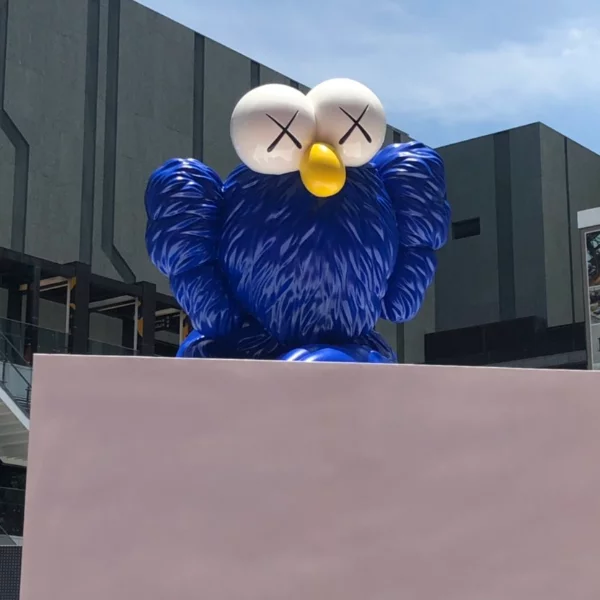 超巨 KAWS 登陸台中！本尊與羅志祥親自揭幕、還有限量週邊等你買爆！