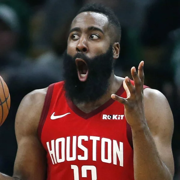 只愛籃球？！大鬍子母親爆料：「Harden 國中時被女生追求，但因無心戀愛就用球砸向對方！」