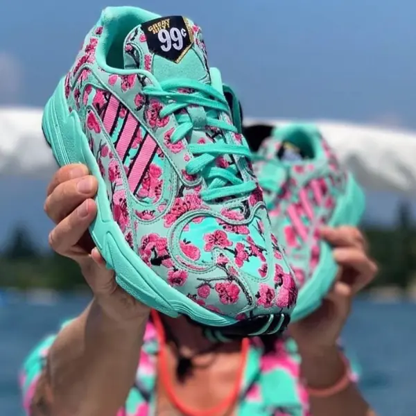 adidas ×「庶民」飲料　球鞋跟飲料一樣價錢引發暴動！發售日街道癱瘓紐約警方出面