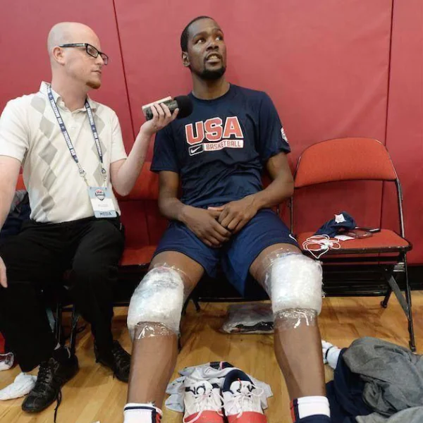 NBA五大巨腳怪：KD腳堪比鐮刀、歐肥的鞋比小孩大…