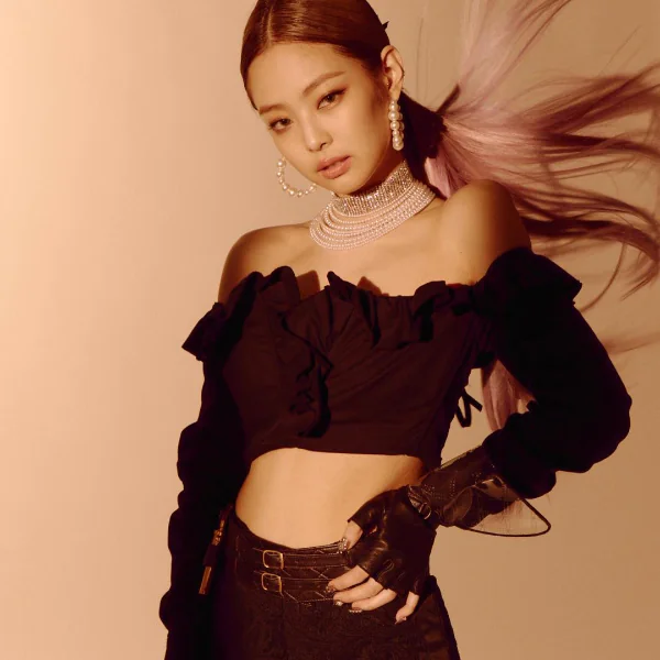 沉迷在「露腰時尚」的人氣女團 BLACKPINK 成員教你怎麼搭才夠活潑性感！