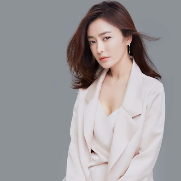 《延禧》娘娘秦嵐零修圖照驚見「鬆弛垮臉」？這 3 招重回少女顏妳有在 care 嗎？