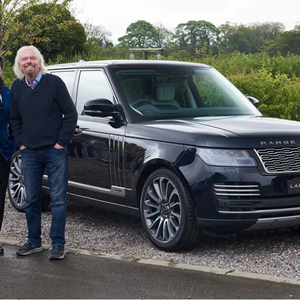 買車買到上太空？！維珍銀河攜手 Land Rover 推出太空旅行者專屬特別版車款