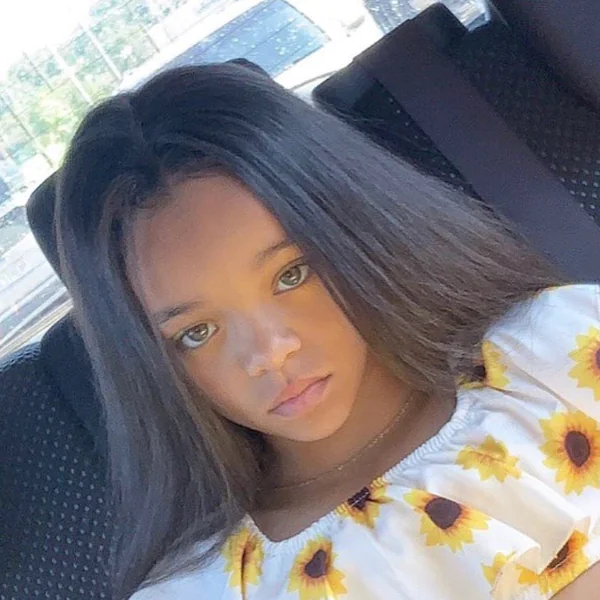 本尊認證！7 歲小女童美到撞臉蕾哈娜　連 Rihanna 都驚呆「像到我手機都要嚇摔了」！