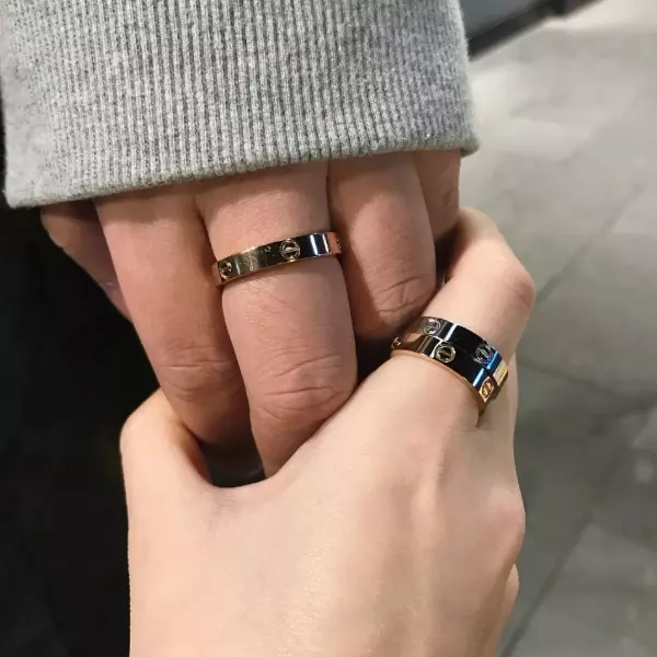 七夕你不來點表示嗎？嚴選 4 款時髦又百搭的「精品對戒」台幣 3 萬就能搞定女友的心（讓她閉嘴）！