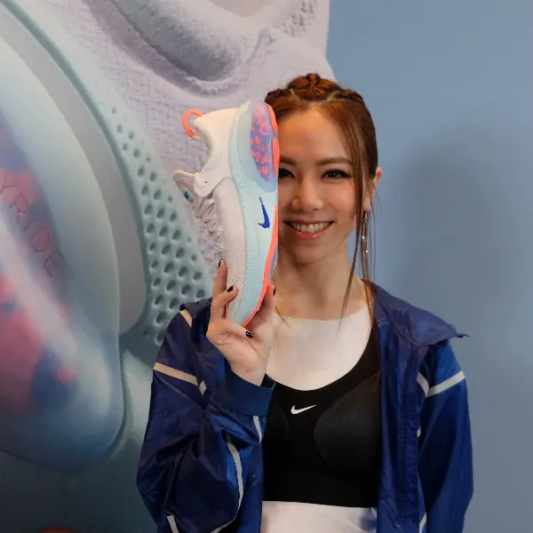 NIKE 揭曉了醞釀 10 年之久的全新科技！前進上海專訪鄧紫棋與王麗雅的「 JOYRIDE 穿搭術！」