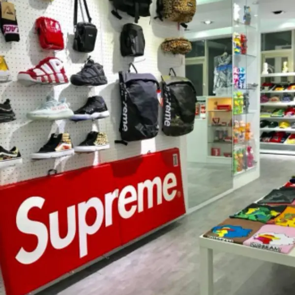 潮人的感謝祭來了！Supreme、Stussy、INVINCIBLE 通通釋出優惠折扣　短褲最低只要 500 元就能入手