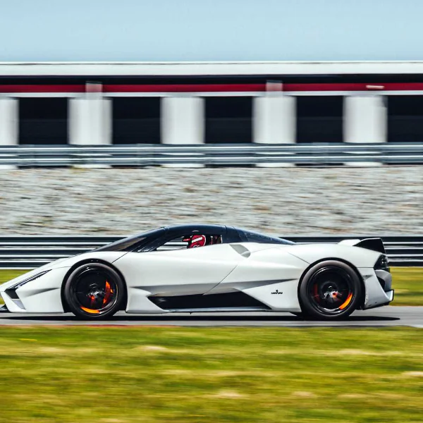 最速量產車之王將換人？美國千匹超跑 SSC Tuatara 即將問世直接挑戰山豬王 Bugatti　