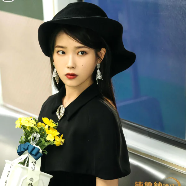 IU 替鬼魂辦事的出差唇、愛上男主角的戀愛唇！《德魯納酒店》 4 種「情境唇妝心機畫法」秘訣大公開！