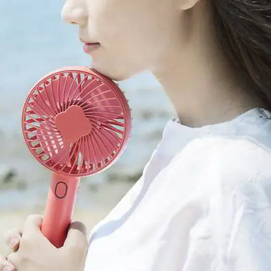 熱到ㄎㄧㄤ掉！這 5 款「隨身風扇」保證去你的熱，其中一款甚至號稱「行動空調」