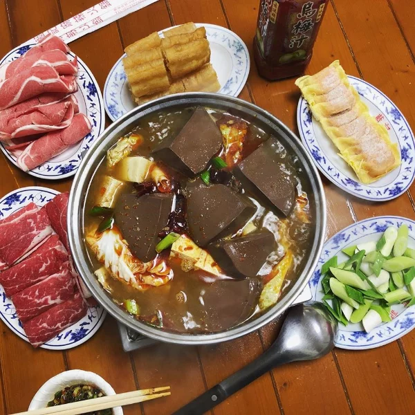 宵夜不要再吃超商了！盤點台北 3 家營業到凌晨的餐廳，其中這間連黑人陳建州都大推！