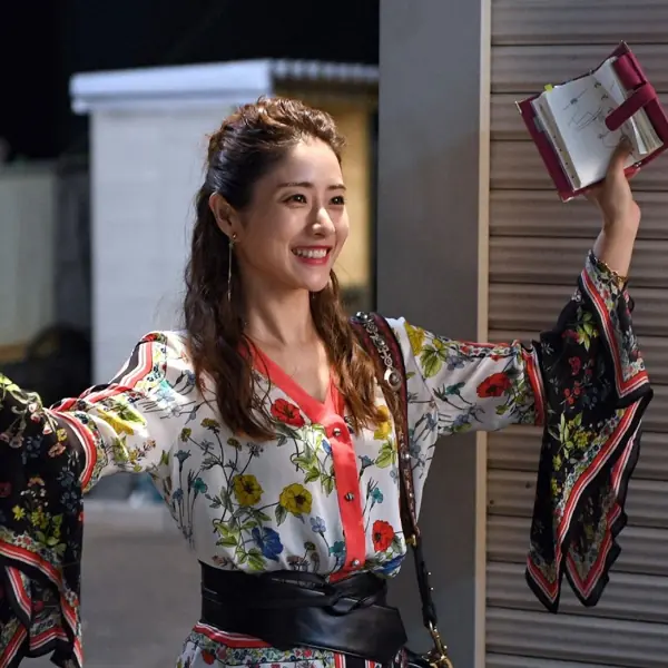 Dior、Loewe⋯原來社長是曬包魔人？石原聰美在《天國餐館》4 大「愛用精品包」全是些爆款好貨！