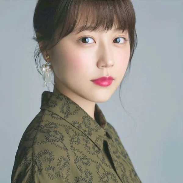 確定沒整形？！有村架純的大臉靠這「 3 樣百搭小物」秒變鵝蛋臉！網友：修圖師終於可以休息了⋯