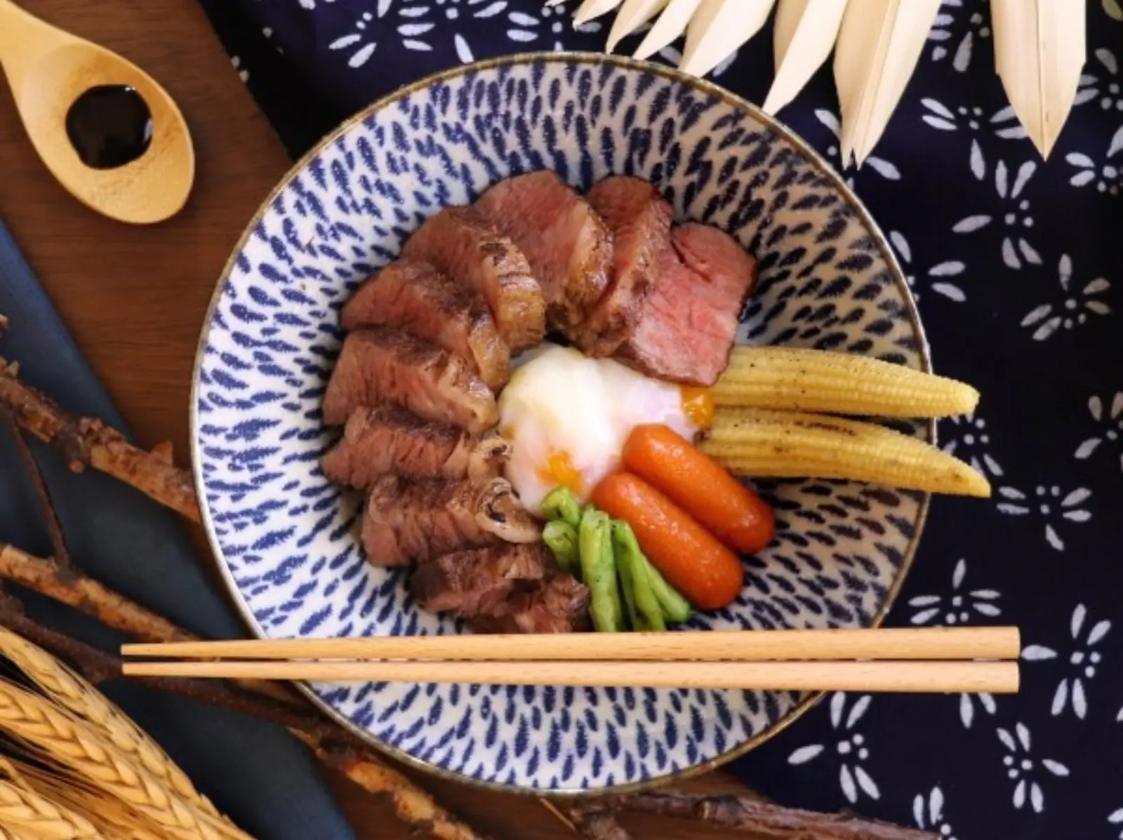2024 新竹東門市場必吃美食 6 家推薦：牛排蓋飯、浮誇海鮮丼⋯真的不是美食沙漠！