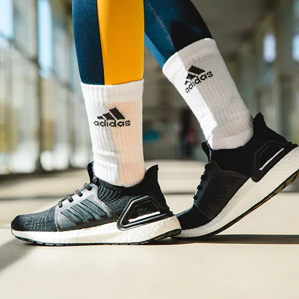 Ultraboost 19 今夏帥到融化就靠這雙！百搭到顛覆你對跑鞋的想像！