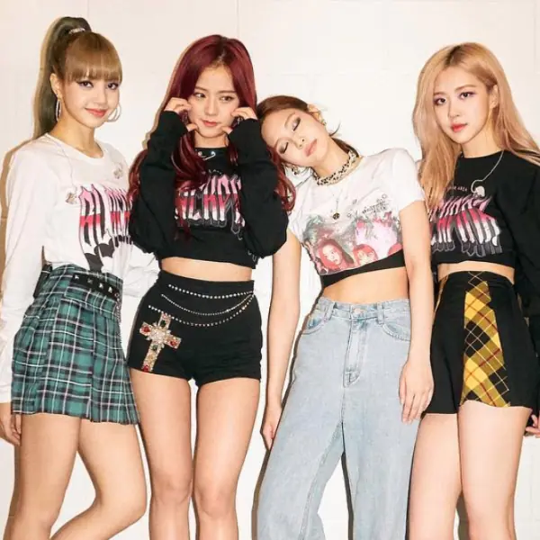 誰才是「最會搭超火女團」？TWICE、ITZY、BLACKPINK 造型大 PK，原來「勝出關鍵」在這裡！