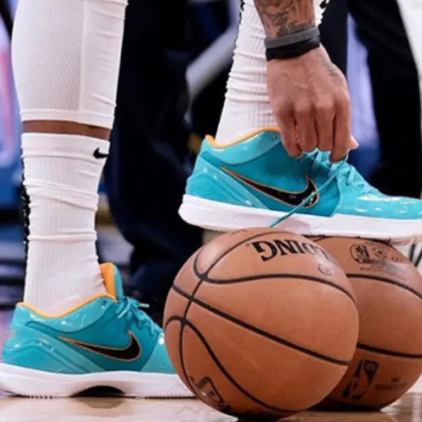 夏天不這樣穿，我整個就不爽！「清爽系球鞋」戰勝黑魂，就連老大 Kobe 簽名鞋也淪陷！