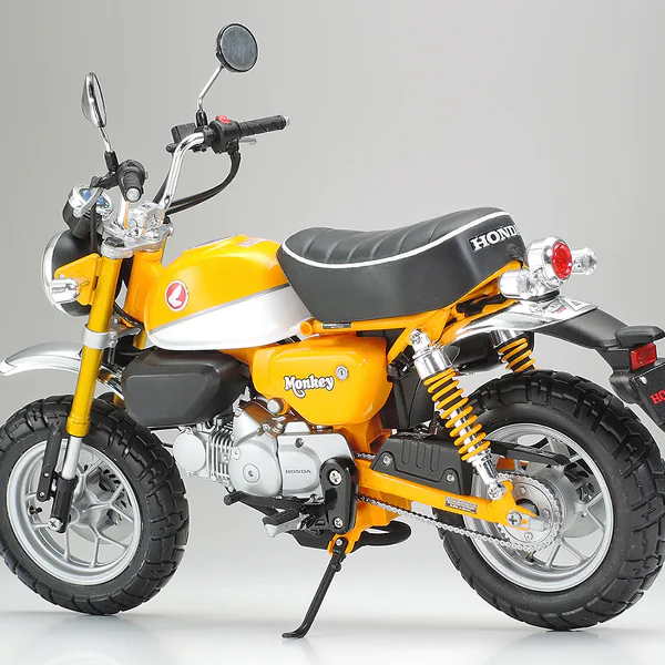 辦公桌擺起來！超夯重機 HONDA Monkey 125 小模型登場，LED 頭燈、排氣管零件還原超逼真！
