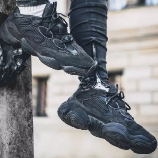 不用吃土也可以買爆款鞋！原來「Yeezy 500、AJ 1 扣碎籃板」最佳替代方案是這些！