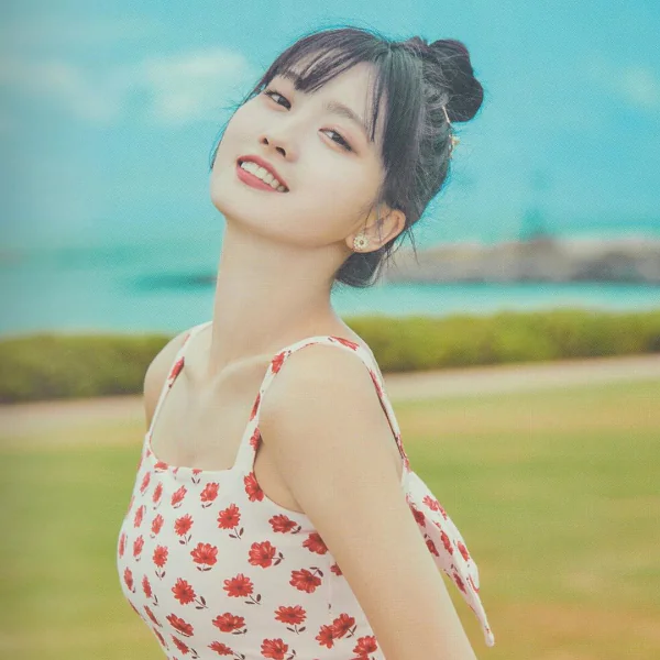 TWICE MOMO 的甜美都是假的？原來私底下的她最愛「這樣穿」！網友：兩種我都愛❤