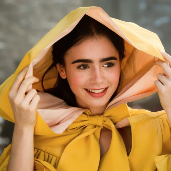淡妝也能電力爆炸？莉莉柯林斯 Lily Collins 靠這 2 個「顏值偷吃步」坐穩仙氣女神寶座、成功脫單！