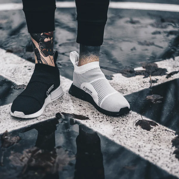 颱風季節沒在怕！下大雨還是要穿 Gore-Tex 機能性鞋款 TOP.5