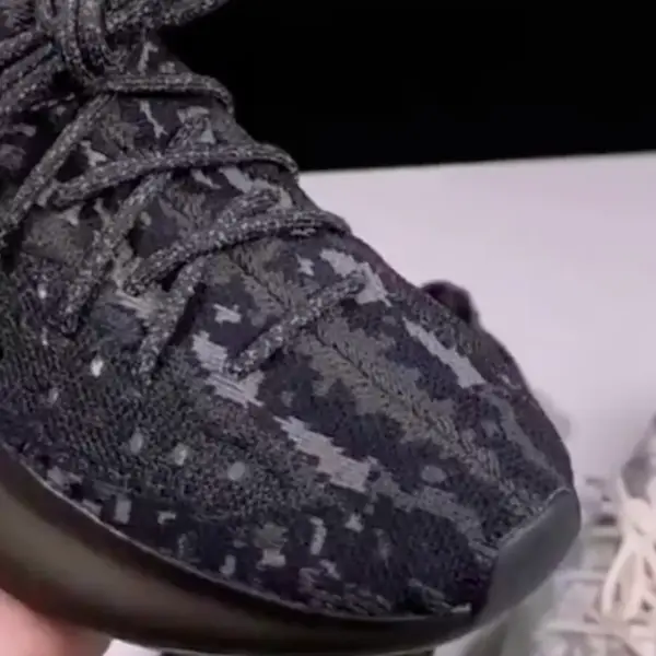 Yeezy Boost 350 V3 又傳兩雙新配色搶先曝光！鞋迷：「這兩雙我可以！」