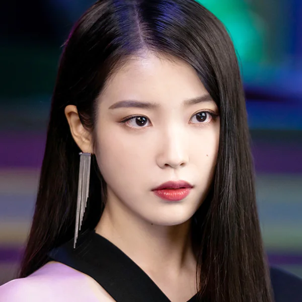妳女友是哪一款？宅女朴敏英適合 Dior、女強人 IU 要噴這罐！10 位「韓劇女角對應香水」大公開！