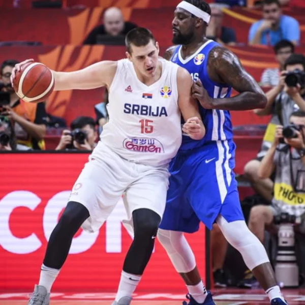 比美國隊還可怕！塞爾維亞痛宰菲律賓 59 分超殘忍，Jokic 不到 20 分鐘輕鬆拿「準大三元」表現！
