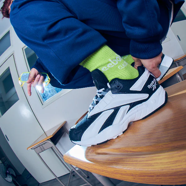 Reebok這次玩大的！INTERVAL突破格局翻玩經典，你敢不敢一起作那個例外？