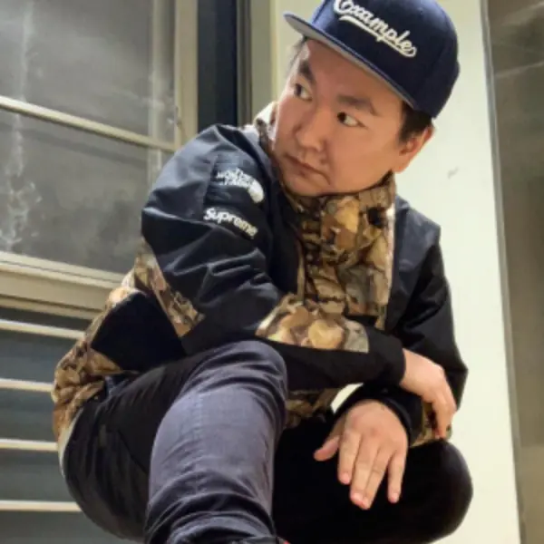 「樸素太可怕了」日本搞笑藝人整套 Supreme 下架商品！「至尊私服穿搭」這收藏我給過！