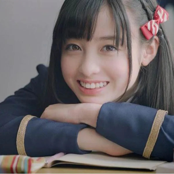 太神啦！日本搞笑節目「完全複製版」橋本環奈，本人居然是位 34 歲的花美男大叔！