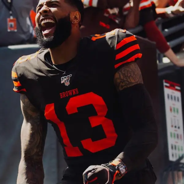這怎麼撞得下去？NFL 球星 Odell Beckham Jr. 竟戴上那款「千萬名錶」出賽，網友：看到售價我先跪了