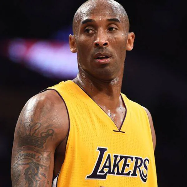 和 BOOKER 差很大！KOBE「私下打球」也主動要求包夾：再派人防我