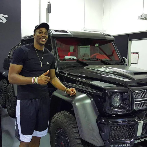 【老 J 推車】驚見「薩諾斯」專屬車款？！細數 Dwight Howard 名車收藏，世界最貴裝甲 SUV 他也有！