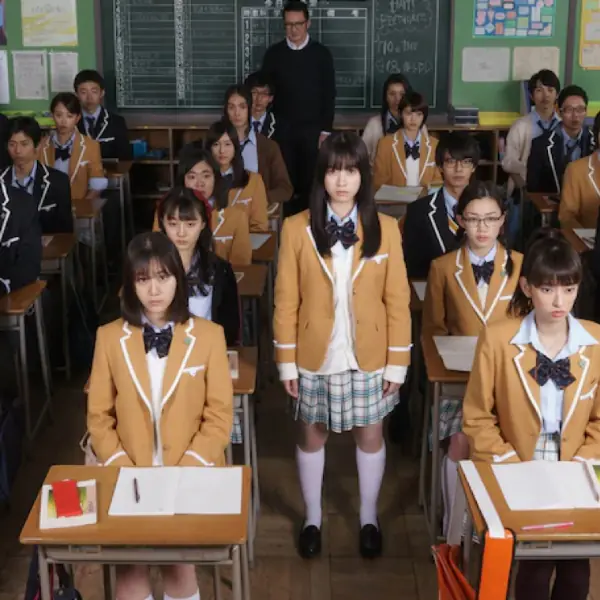 橋本環奈大突破！ 15 禁新片《Signal100》玩「另類大逃殺」，全班同學陷入詛咒自殺潮！