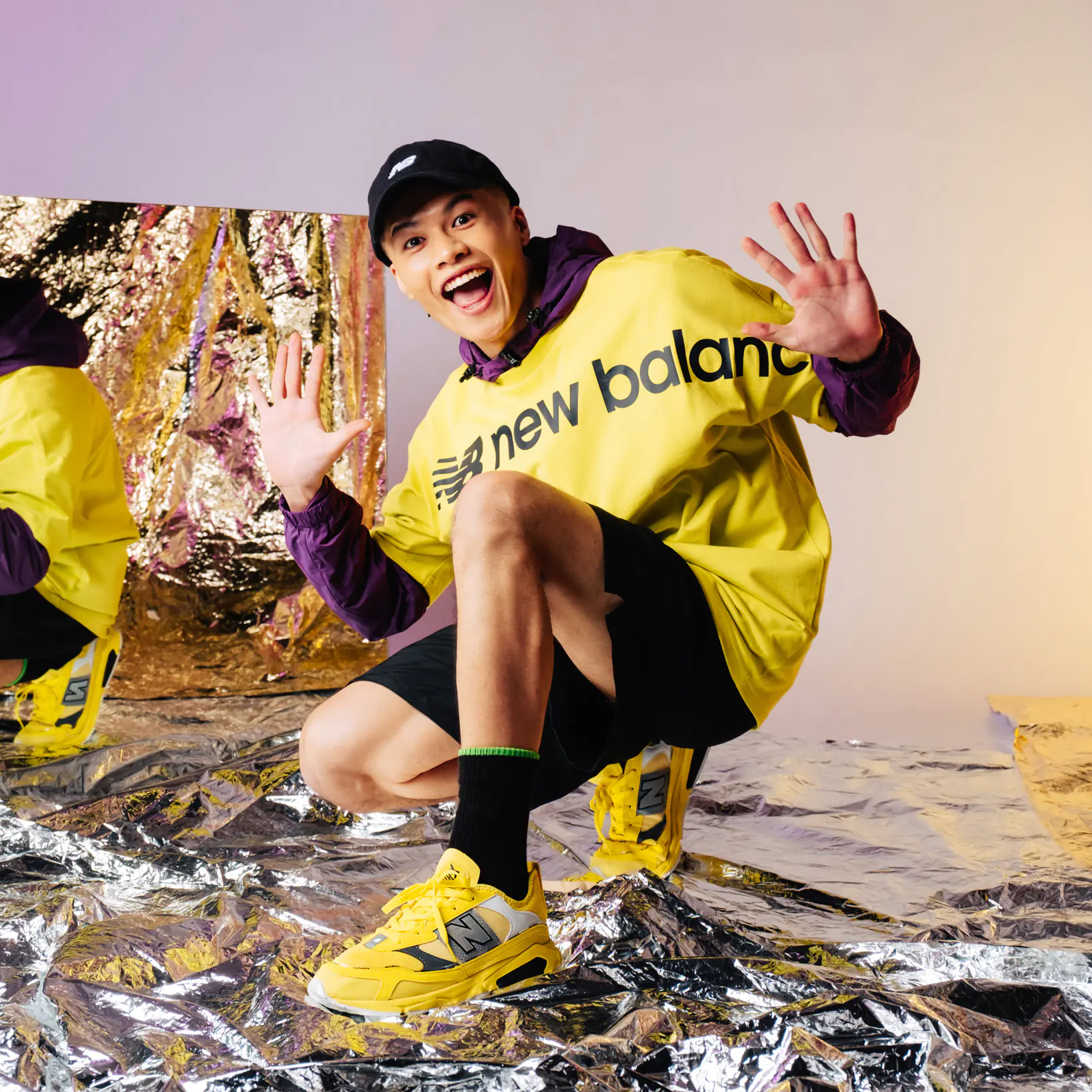 踩上 New Balance X-RACER 新色，異鄉人一秒變身「霓虹潮 JOKER」！