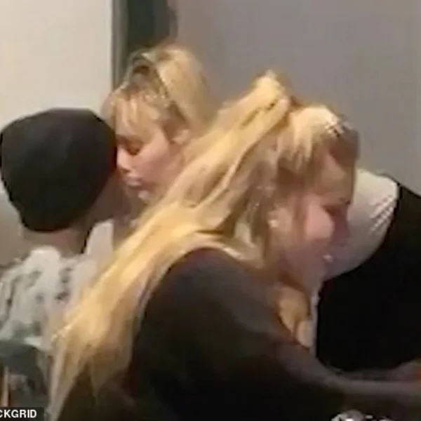 分手前女友兩週後！麥莉被直擊親吻新男友確認新戀情，對象竟是 Gigi Hadid 舊愛！