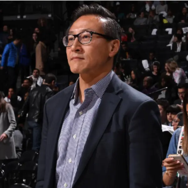 「這已經嚴重觸犯到中國球迷的底線！」NBA 籃網老闆蔡崇信針對「中國抵制 NBA」一事發表看法