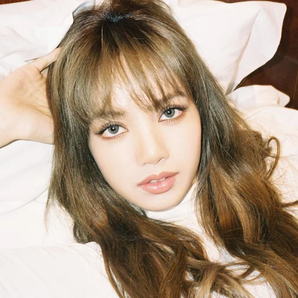 長得不厭世靠化妝來補！Lisa、Jennie 都在畫的「看你不爽妝」3 大重點請筆記！