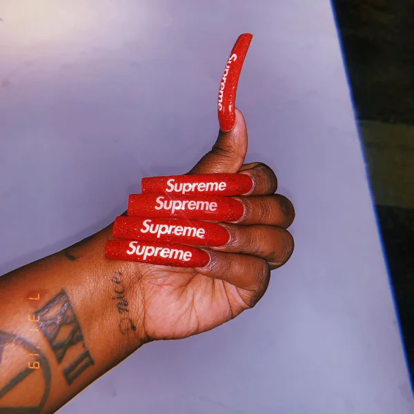 女生福利？Supreme 居然要推出「指甲片」！？腦粉：這次我先不跟了