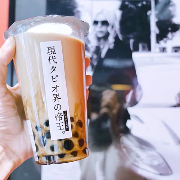 不愧是日本最會賺錢的牛郎！帝王級牛郎 Roland 飲料店新開張，限量「名言杯」引發瘋搶！
