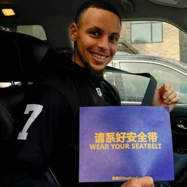 【老 J 推車】臉這麼賣萌、座駕卻兇到爆！盤點 NBA 球星 Stephen Curry 的 5 大名車收藏！