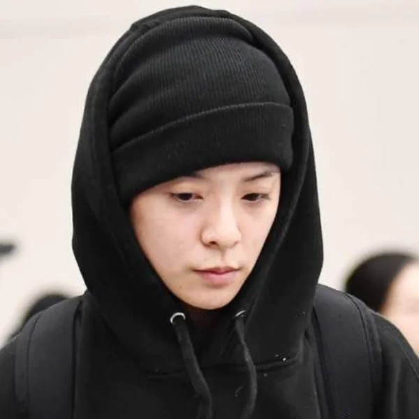 f(x) Amber、宋茜一身黑現身機場，憔悴趕回韓國為了就是要「送雪莉最後一程」！