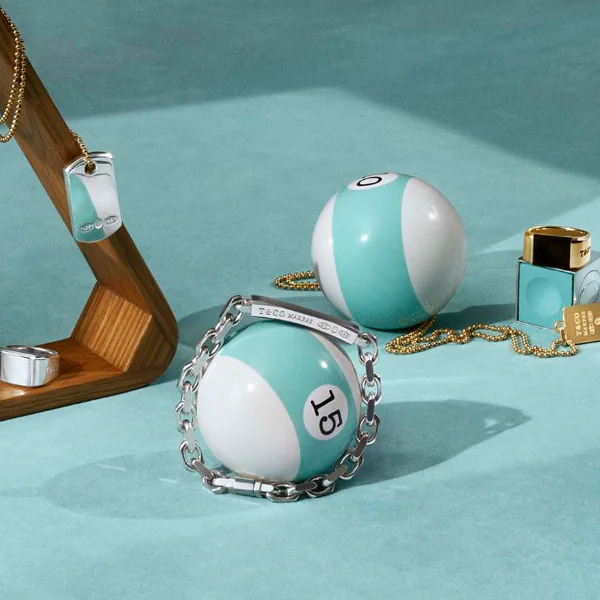 有錢人又有新的玩具了？Tiffany & Co. 推出「天價撲克牌、撞球組」，女網友：男友買起來一起玩好嗎？